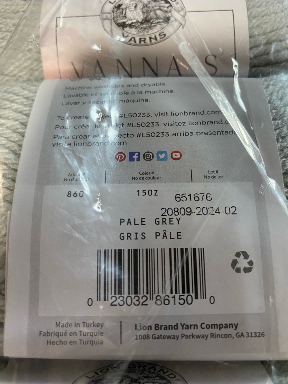 🧶 NWT🧶 Lion Brand Yarn, Vanna’s Choice Light Grey, 100% Acrylic Yarn - 18 skeins - Picture 4 of 5